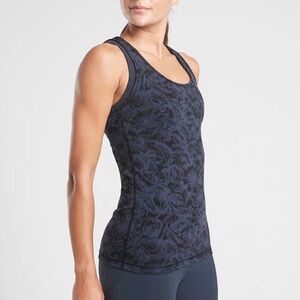 Athleta
Athleta Scoop Tank Texture Frosted Floral
Black & Blue Size XS